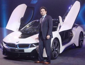 sachin-tendulkar-snapped-at-the-launch-of-bmws-i8-car-in-india-201512-1456744803-300x228