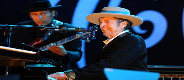Legend Bob Dylan gets Nobel Prize