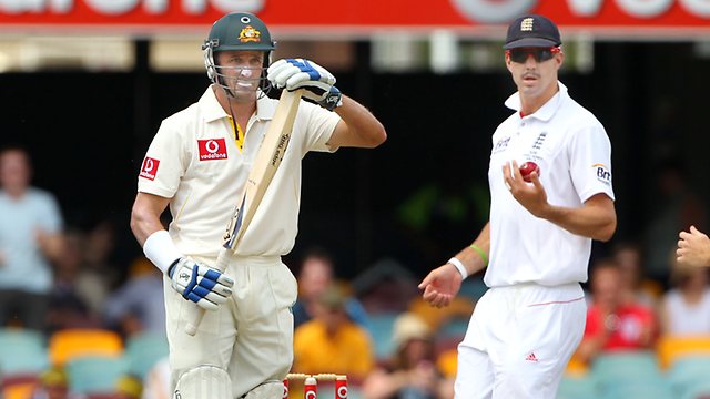 mike-hussey-drs