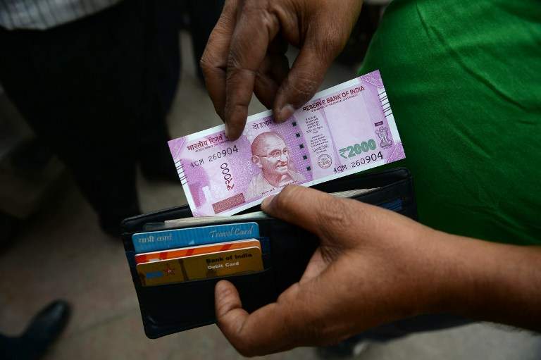 Nepal bans new Indian currency