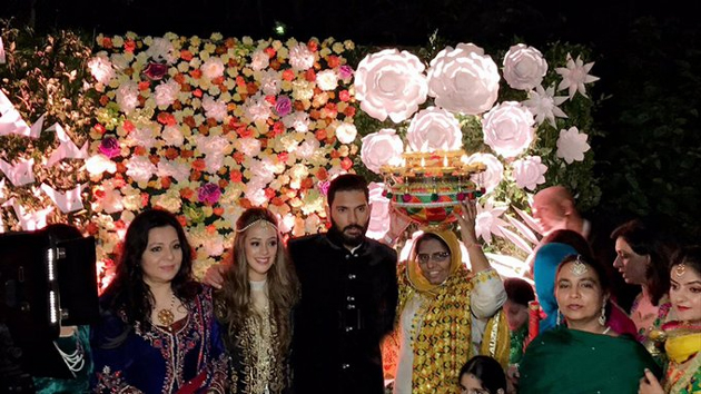 Yuvraj-Singh-Wedding-Ceremony-Photos-1480490692-1557