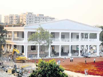 KCR to movie into new premises at 5.22 am