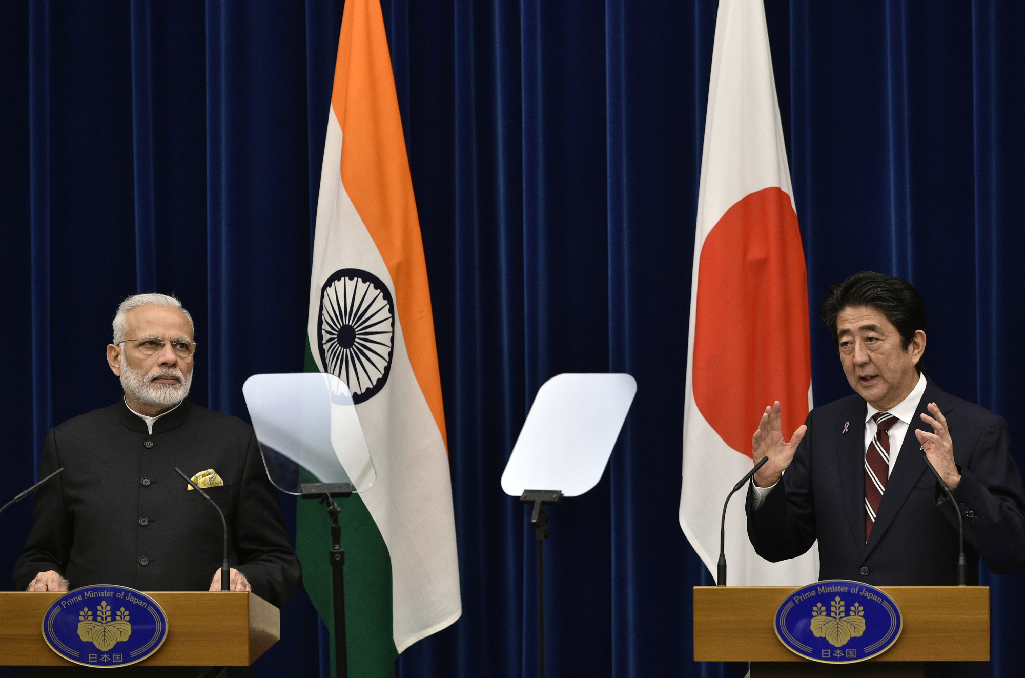 Modi signs historic civil nuclear deal with Japan 