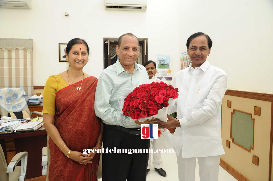 KCR and KTR greeting Governor Narasimhan on his birthday