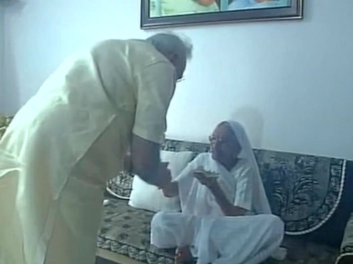 PM Modi meets his Amma