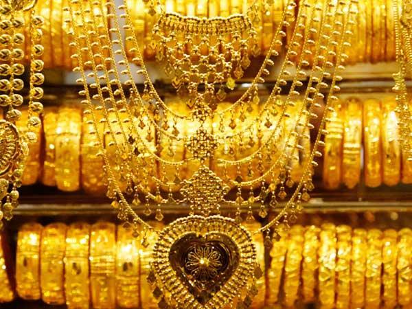 Gold prices go down