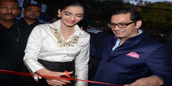 Sonam Kapoor Launches Raghavendra Rathore Store
