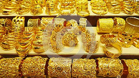 Gold prices go down