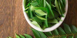 Chew curry leaves