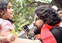 Allu Arjun goes to Ganesh Nimajjan with Arha ganesh
