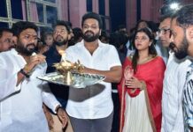 Like Vishnu, Manoj to get political link mounika