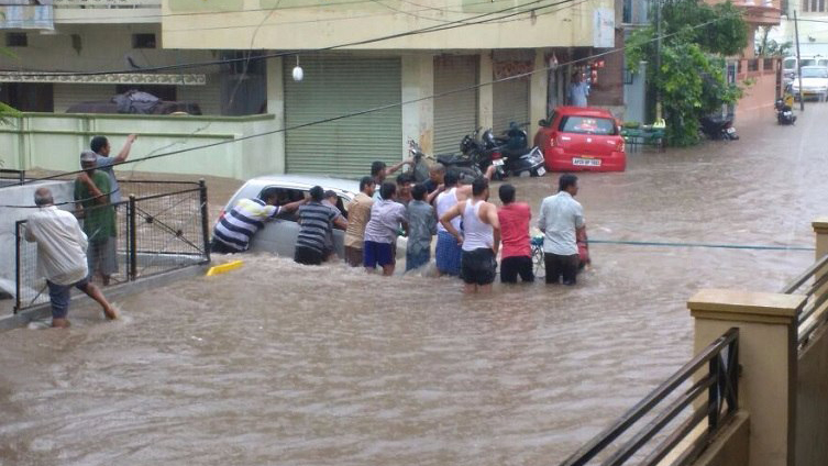 Heavy rains batter Telangana