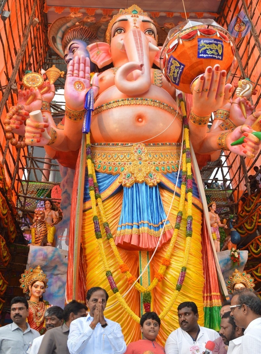 ganesh idol immersion in hyderabad - సజావుగా గణేశ్‌ నిమజ్జనం