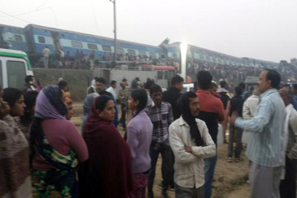 80 killed 150 injured in train accident 