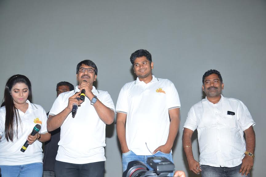  'Jayammu Nischayammu Raa' Team Visited Theaters