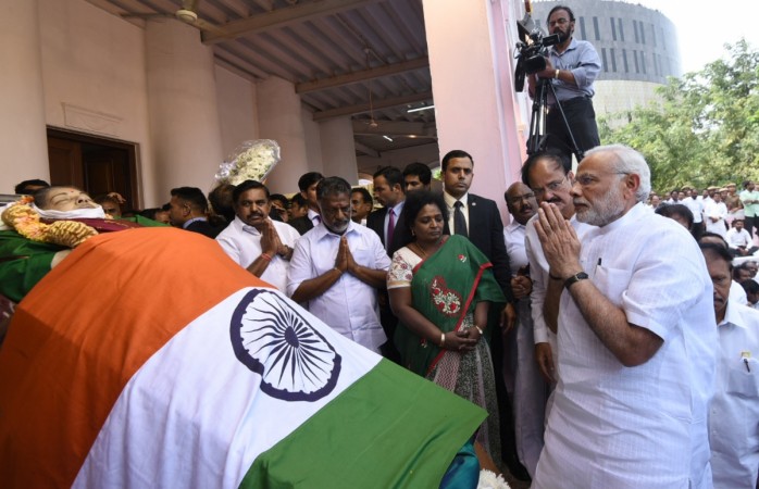 Rahul Gandhi Laughing At Jayalalitha's Funeral 