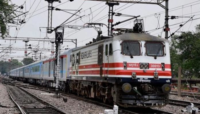 Indian Railways launches no bill, free food policy!