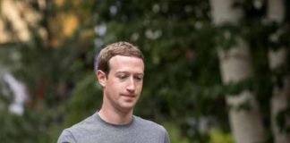 Facebook Plunges as Pressure Mounts on Zuckerberg Over Data