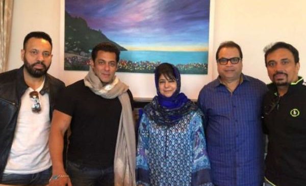  Salman Khan And Race 3 Team Meets CM Mehbooba Mufti During 