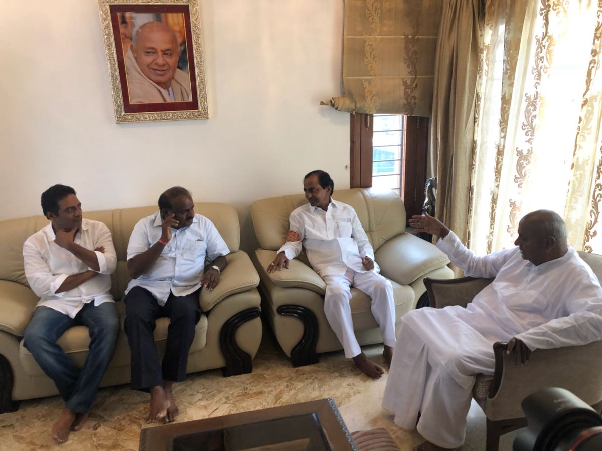 KCR meets Devegowda