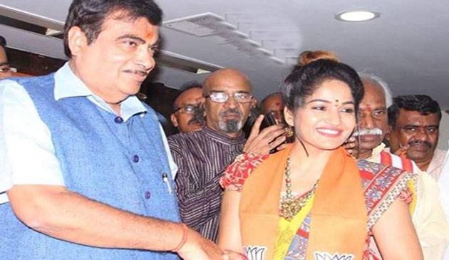 Madhavi Latha Supports Pawan But Joins BJP