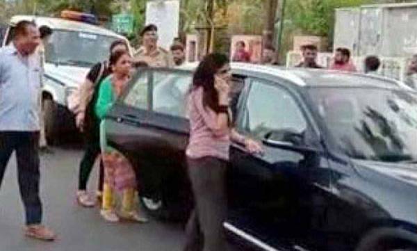 Cricketer Ravindra Jadeja's wife's car meets with accident, cop assaults her