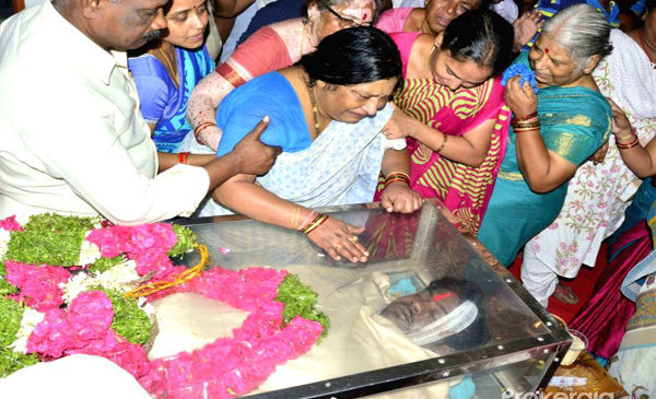 minister ktr condolence to secundrabad mp bandaru dattrateya son vaishnav dead