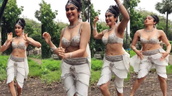 Adah-Sharma-Kethak-Dancc