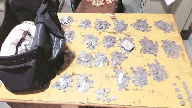 Chandigarh lawyer gives wife Rs 25,000 maintenance in coins