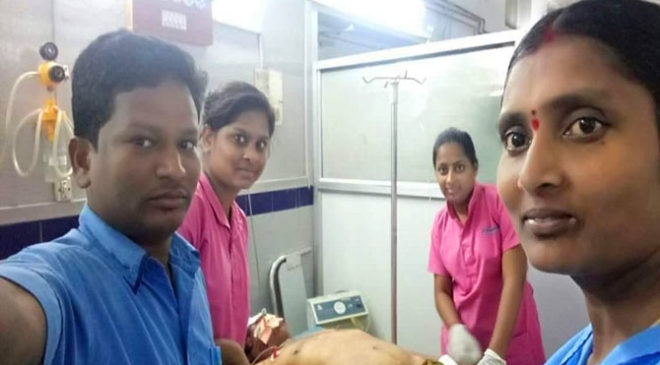 Hospital Staff Selfie With Nandamuri Hari Krishna Dead Body