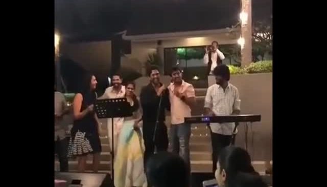 Nani and Allu Arjun Bonding over Singing and Dancing
