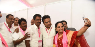 TRS MP Kavitha selfie