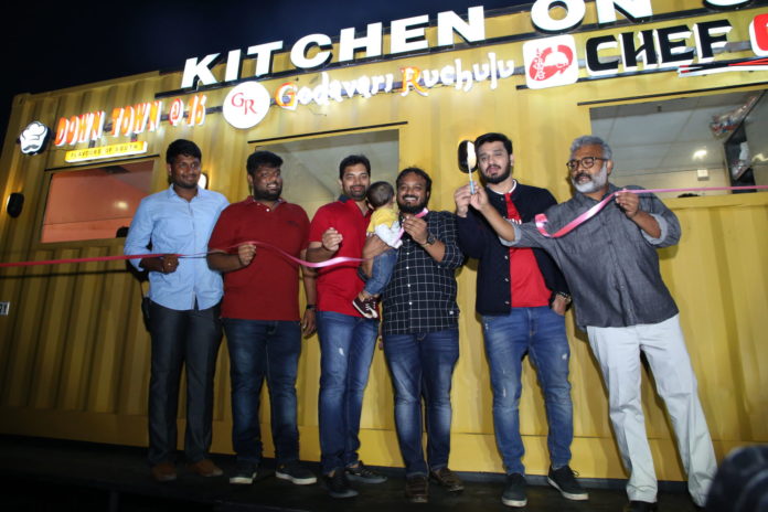 KITCHEN ON 16 WHELLS at Hyderabad