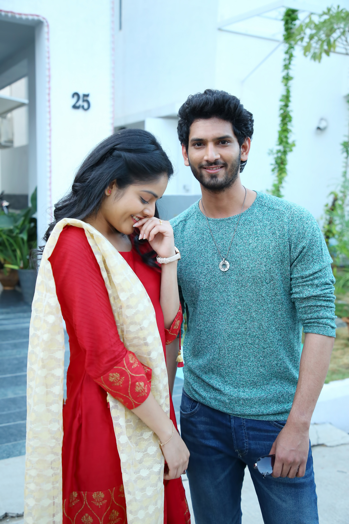 Shekar Kammula releases Anaganaga O Prema Katha song