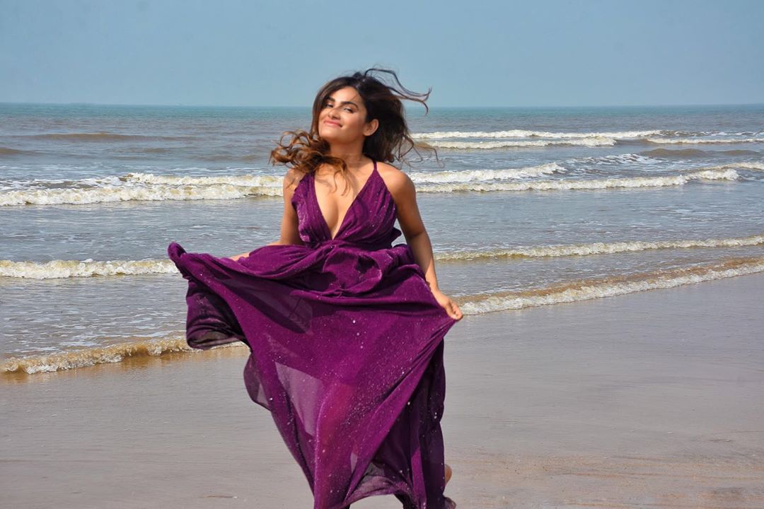 Actress Sakshi Dwivedi photos