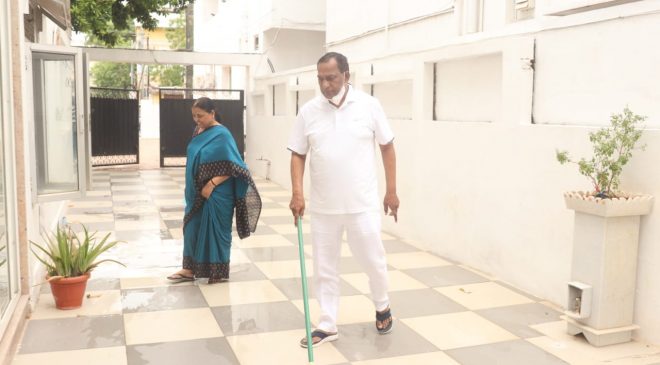 Minister Malla Reddy participated in cleanliness drive