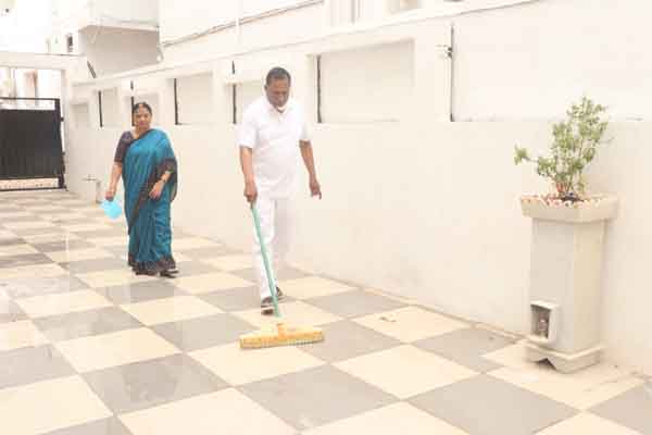 Minister Malla Reddy participated in cleanliness drive