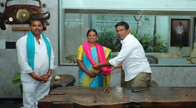 Nandipeta ZPTC Yamuna Muthyam Joins TRS