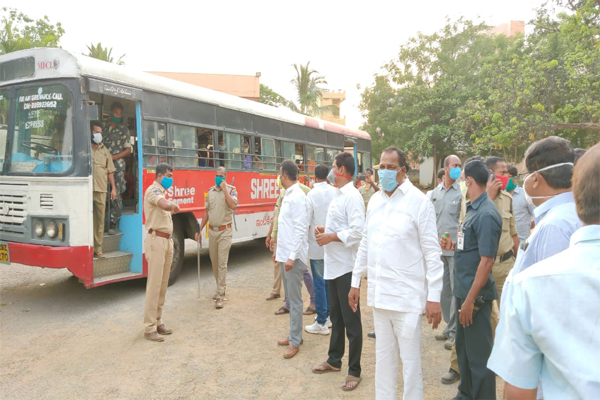 special buses for migrant workers in telangana