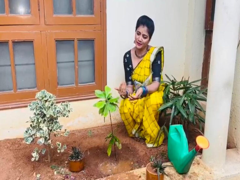 Anchor Shiva Jyothi