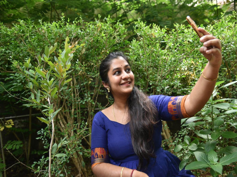 Singer Parnika Manya