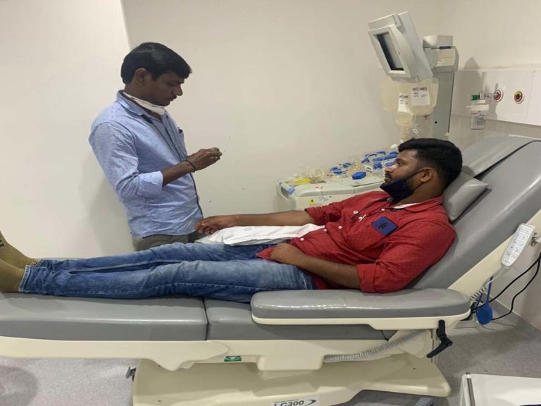 ముస్లిం వ్యక్తికి ప్లాస్మా డోనేట్ చేసిన హిందువు