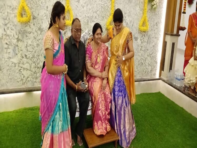wife wxa statue