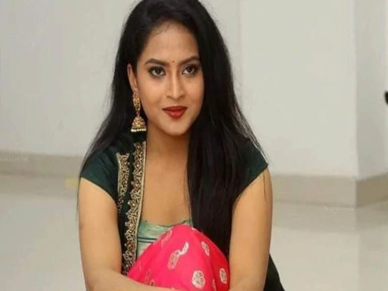 actress Sravani