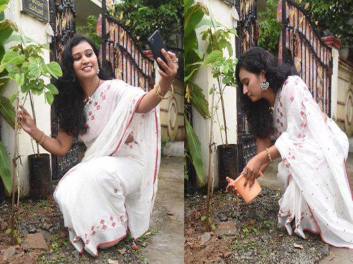 Actress Swethanjali