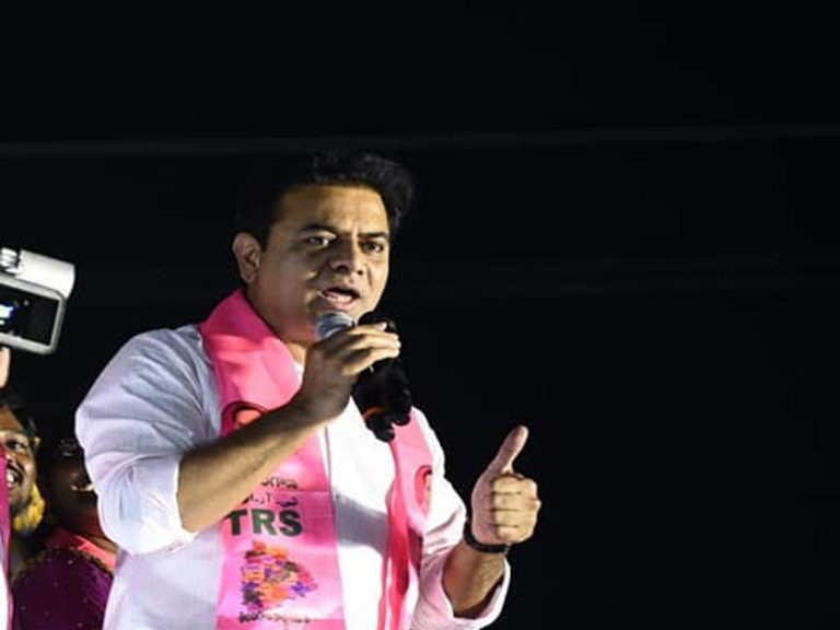 ఢిల్లీ నుండి దిగుతున్న కేంద్ర మంత్రులందరికీ స్వాగతం-  కేటీఆర్