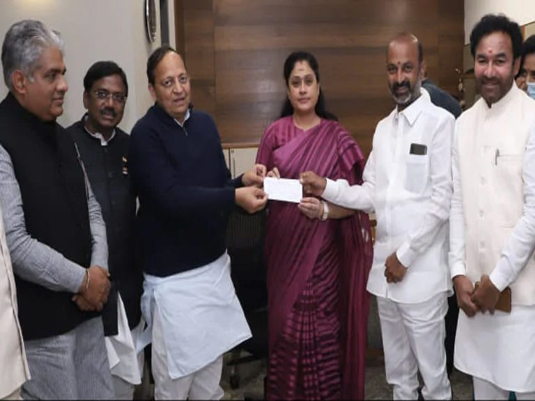 Actor Vijayashanti