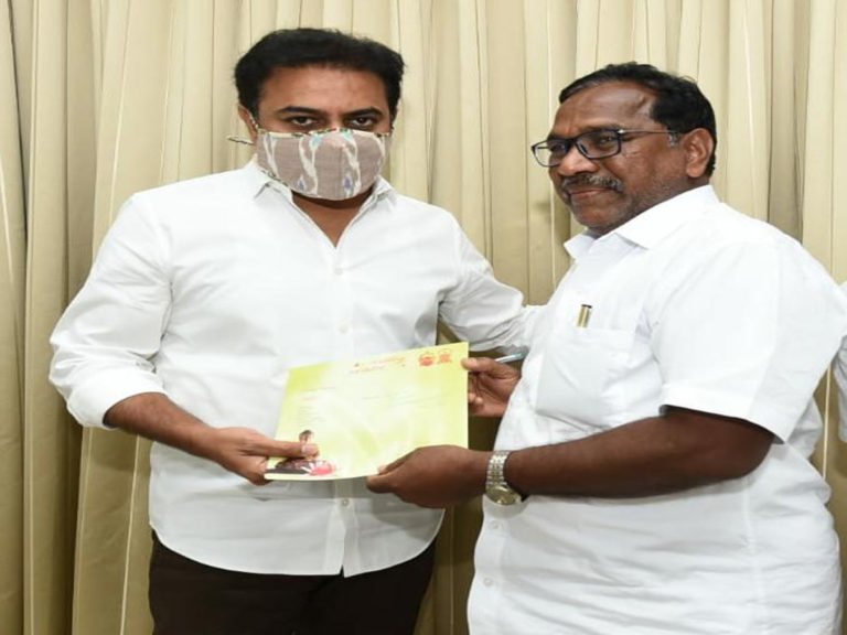 మంత్రి కేటీఆర్‌ను‌ కలిసిన ఎమ్మెల్సీ గోరేటి వెంకన్న..