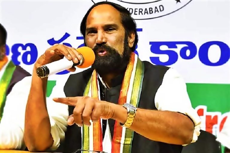 బండి సంజయ్‌ది కార్పొరేటర్ స్ధాయే: ఉత్తమ్ కుమార్