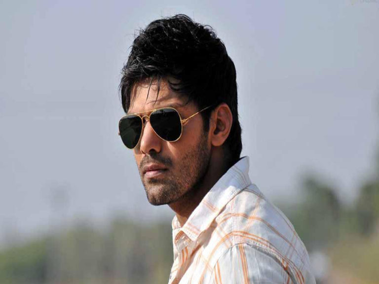 హీరో ఆర్యపై చీటింగ్ కేసు నమోదు..